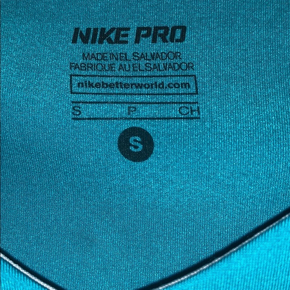 Nike top - Picture 2 of 3